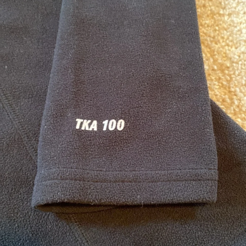 North Face Quarter Zip - Picture 2 of 7